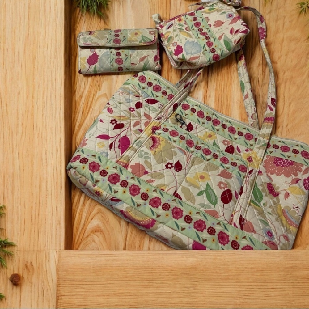 Lemon Hill Quilted Floral Tote Crossbody Wallet Bundle